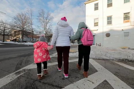 Judges Decide Opposing White House on Removing Central American Children and Venezuelans