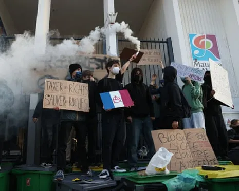 New France's PM Under Intense Scrutiny as Countrywide Protests Disrupt Education and Transport