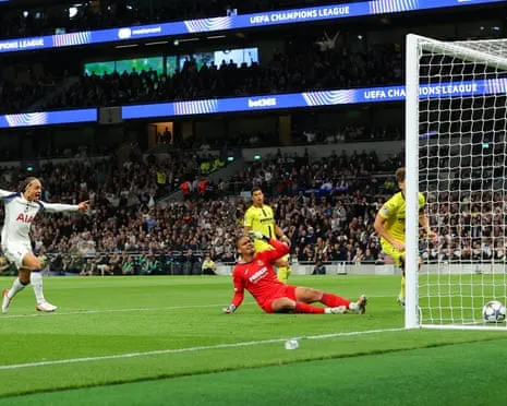 Luiz Júnior's Game-Changing Mistake Gifts Spurs Opening-Night Win