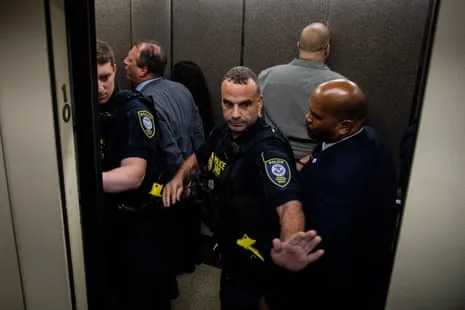 NY Officials Arrested While Preventing Ice Entry to Federal Complex