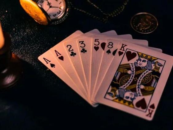 The Royal Flush: Navigating the World of Online Poker